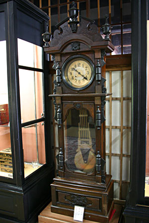 �k�����������قɓW������Ă���傫�ȌÎ��v